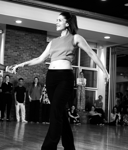 Mejrem Halidovic – West Coast Swing Trainerin Porträt von Mejrem Halidovic, West Coast Swing Trainerin beim Event Swing in den Herbst 2025 in Nürnberg